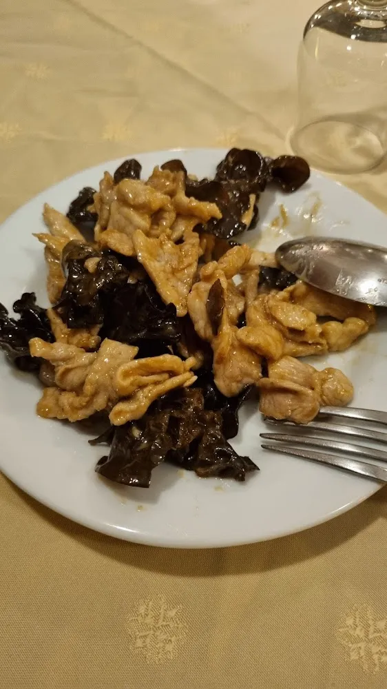Poulet Aux Champignons Noirs